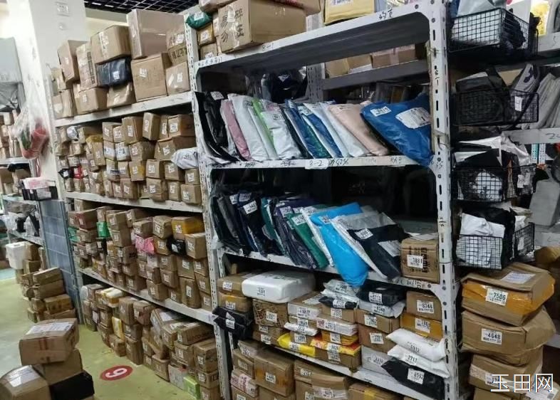 东润新城 新县医院 圆通 申通快递转让，价格便宜