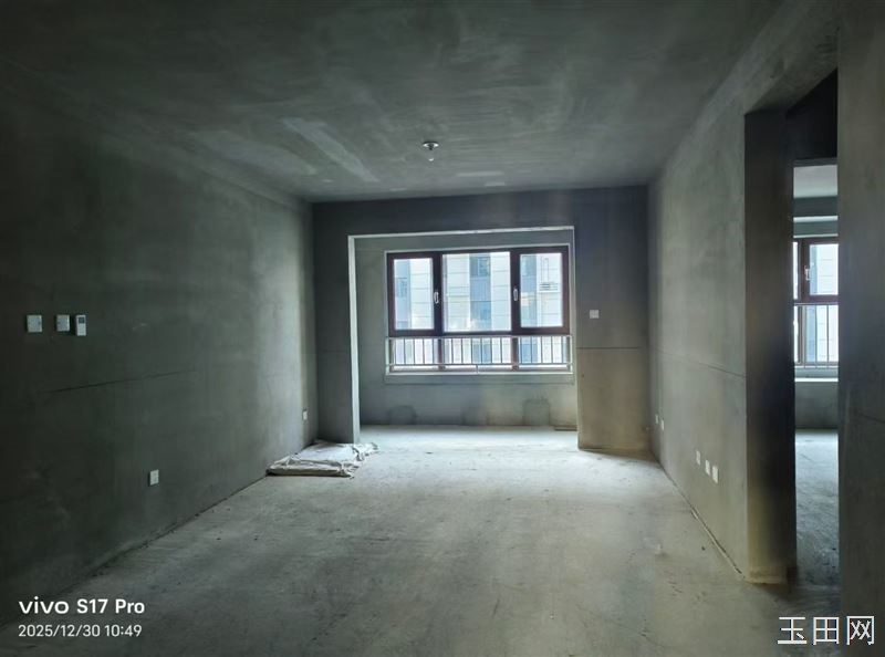 出售陶然雅居小区88.7平米毛坯楼房，两室一厅，5层能过户，电话18831517932