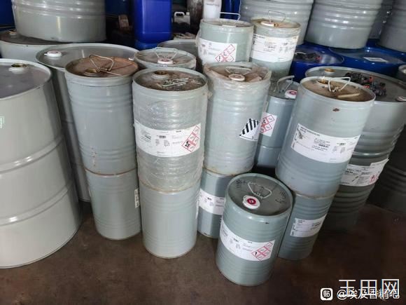 回收日化原料香精 卡波姆 薄荷脑 凡士林